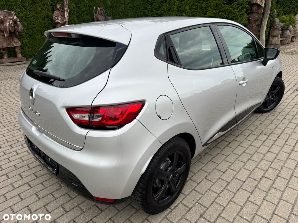 Renault Clio 1.2 16V 75 Limited - 8