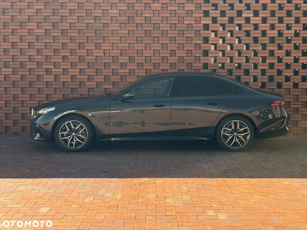 BMW Seria 5 520d xDrive mHEV - 6