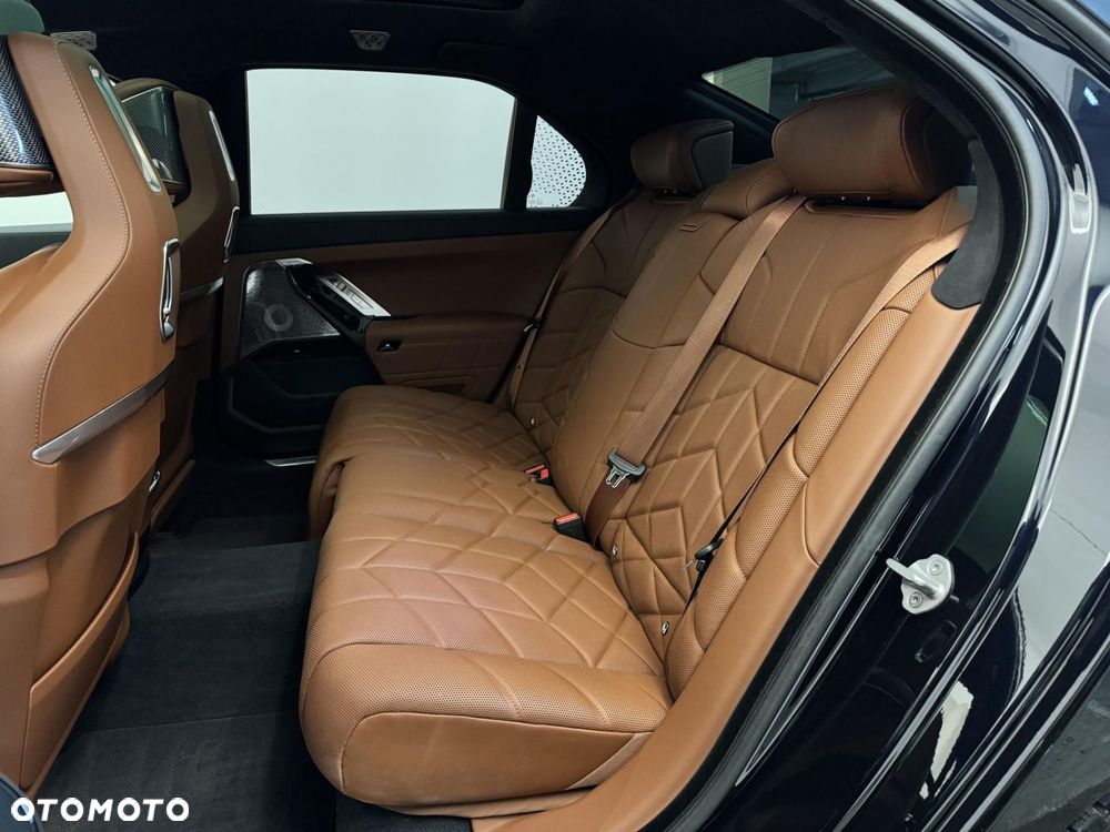 BMW Seria 7 - 24