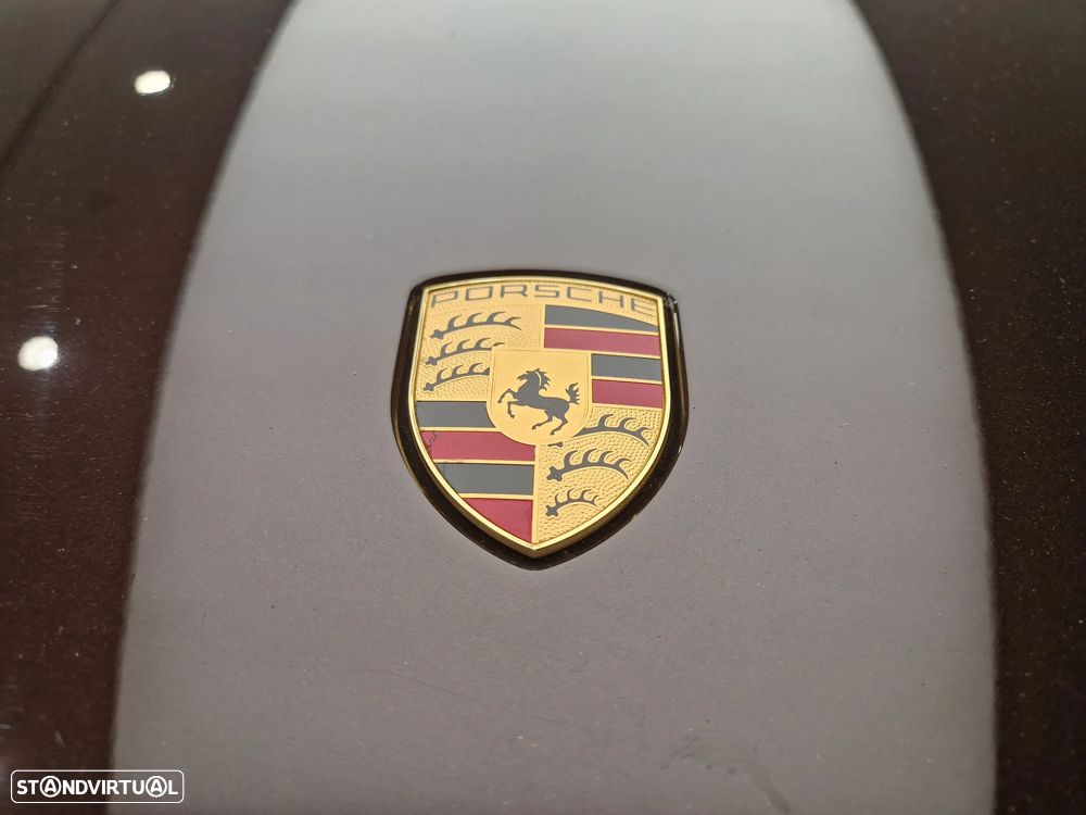 Porsche Taycan Cross Turismo 4 - 13