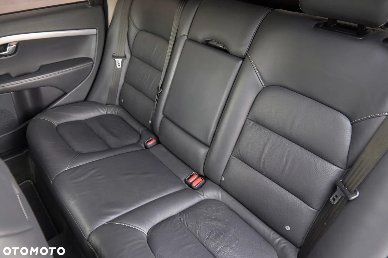 Volvo V70 D4 Black Edition - 17