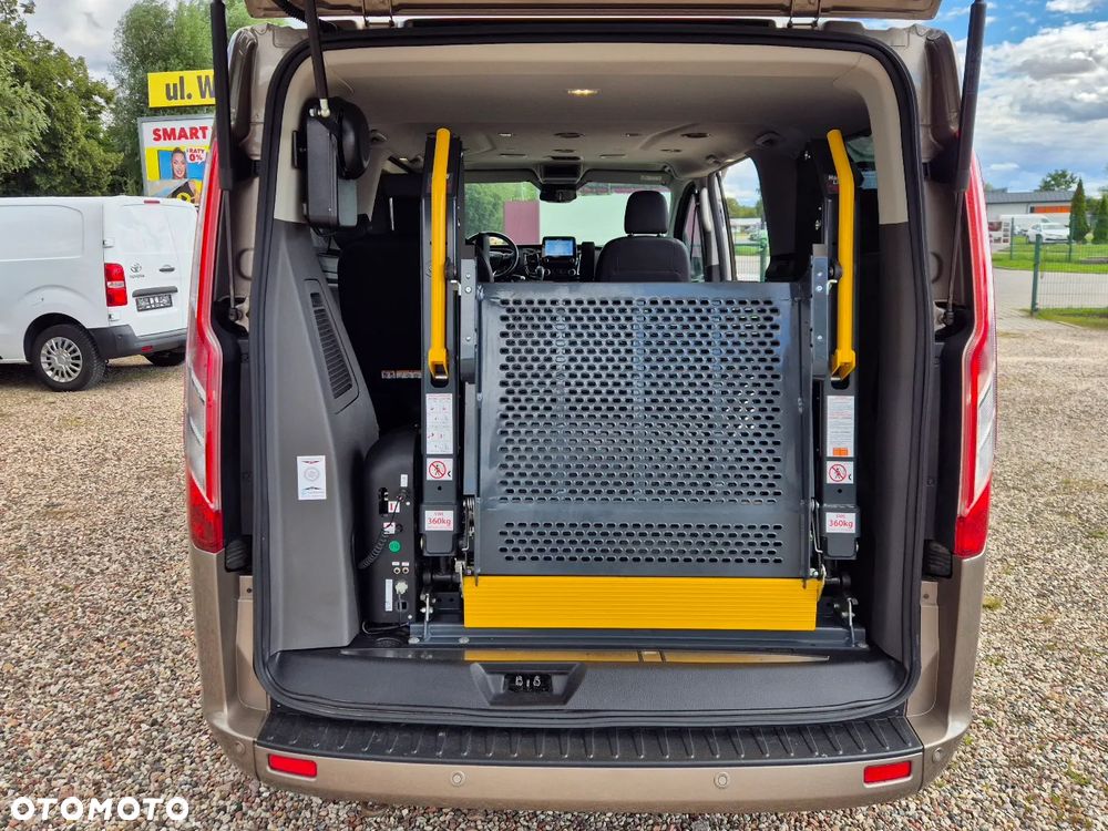 Ford Tourneo Custom - 21