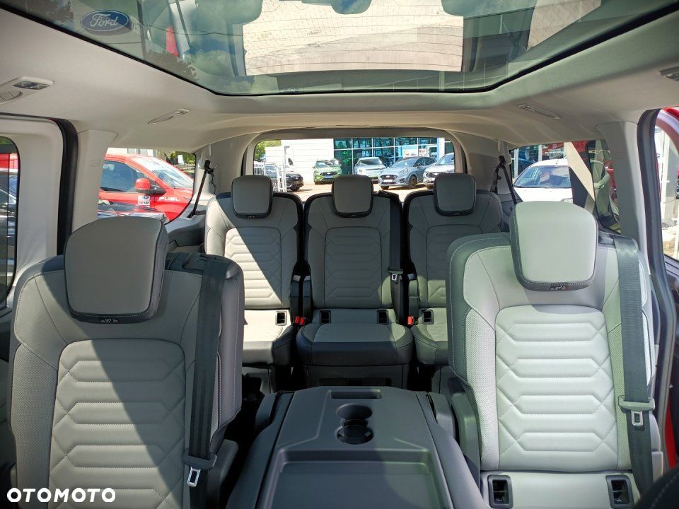 Ford Tourneo Custom - 23