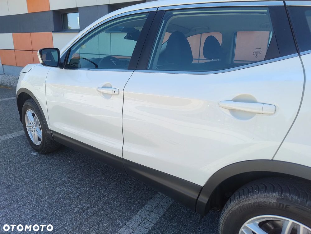 Nissan Qashqai 1.2 DIG-T Xtronic N-Vision - 28