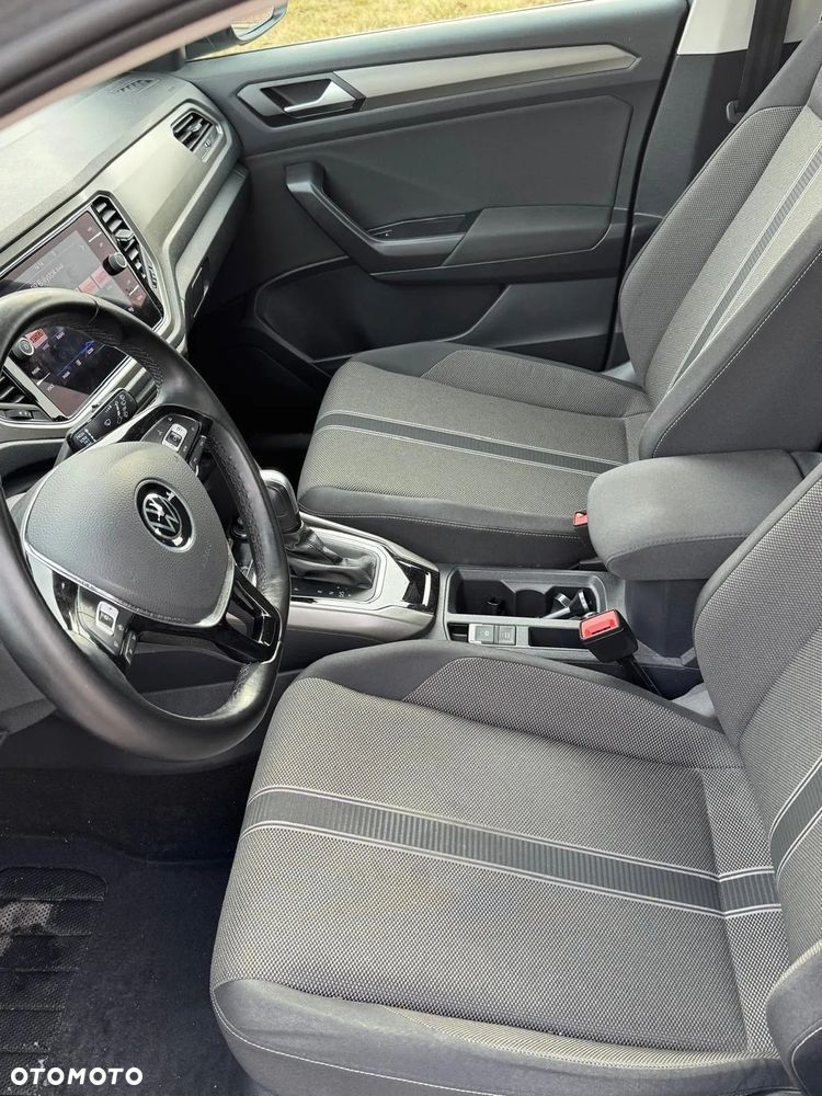 Volkswagen T-Roc - 12