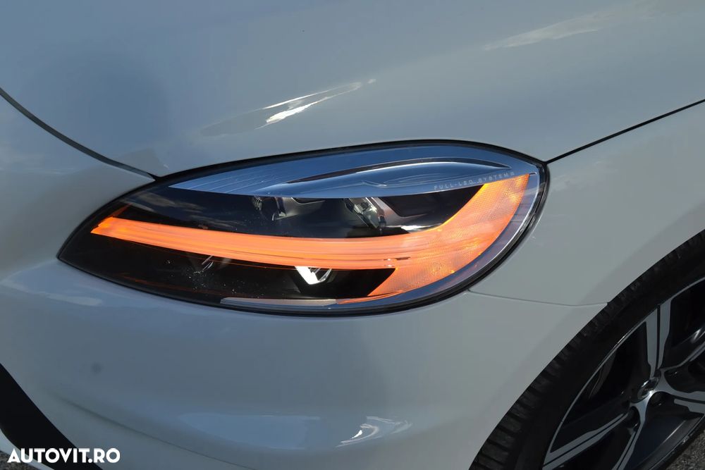 Volvo V40 D2 Geartronic RDesign - 32