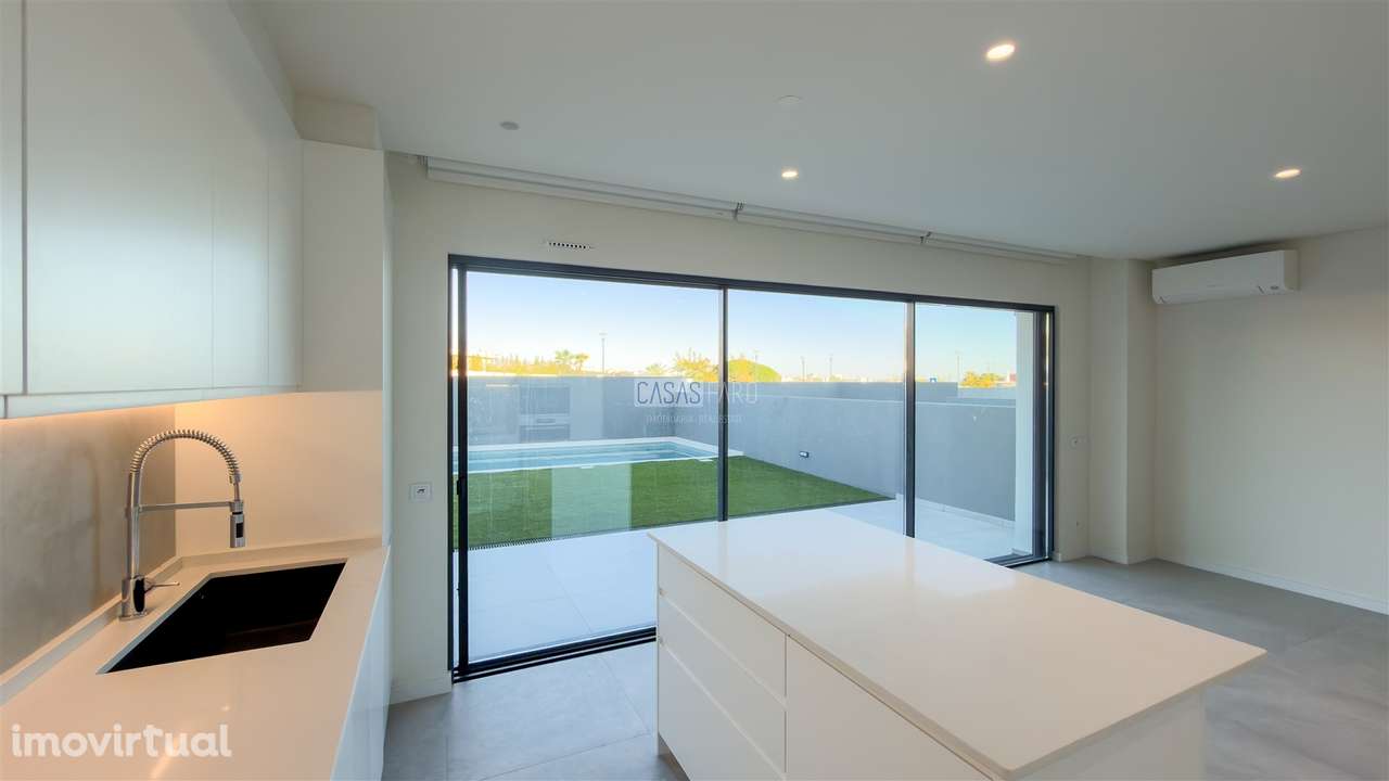 Moradia em Banda T4 Venda em Montenegro,Faro - Grande imagem: 3/35