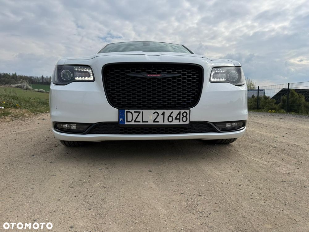 Chrysler 300s - 11