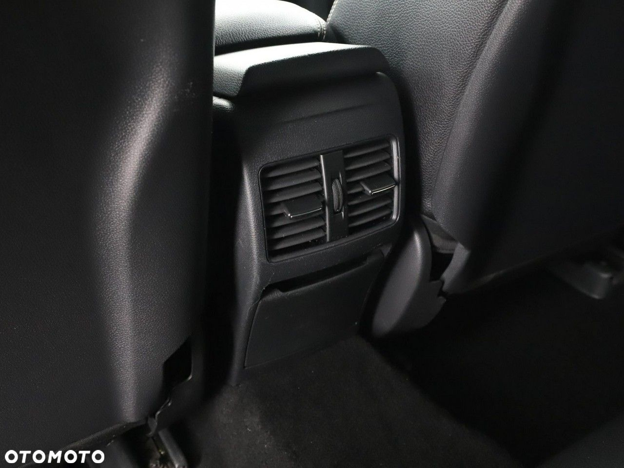 Mercedes-Benz CLA - 30