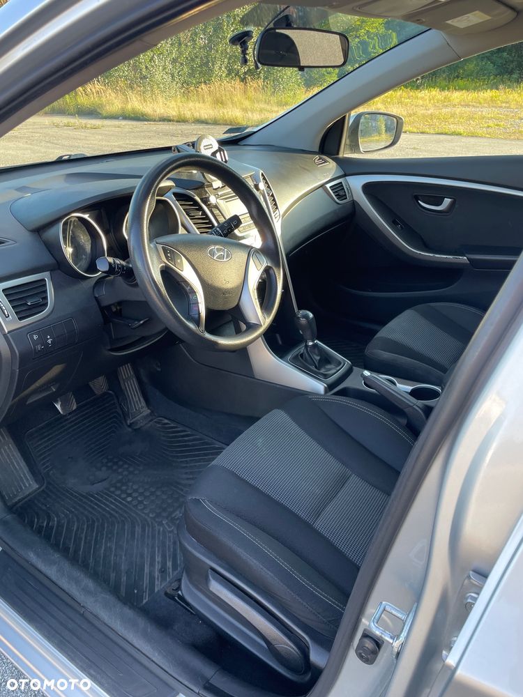 Hyundai i30 1.6 CRDi Classic + - 8