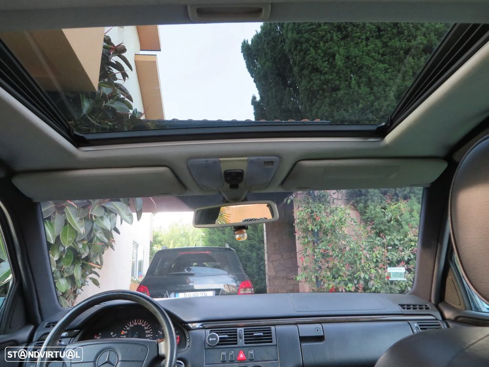 Mercedes-Benz E 250 TD Classic - 21