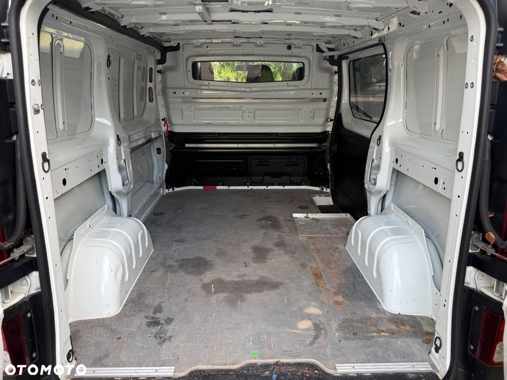 Opel Vivaro - 8