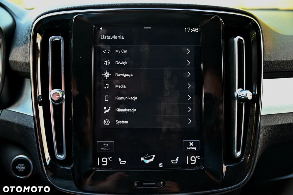 Volvo XC 40 T3 Geartronic Momentum Pro - 33