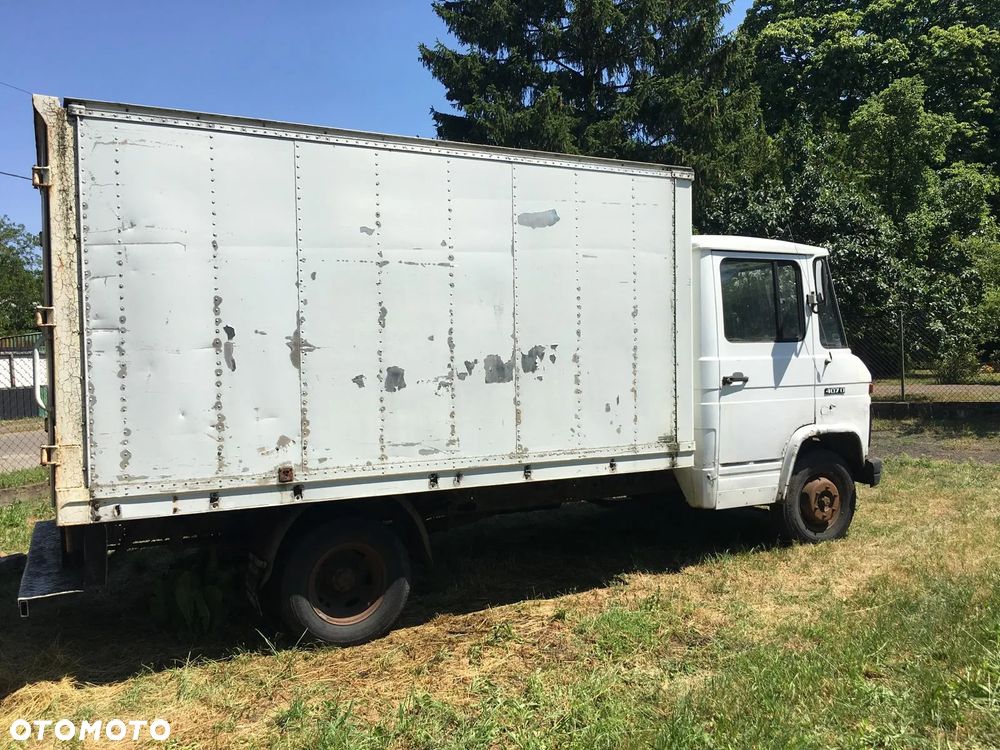 Mercedes-Benz 407D - 11