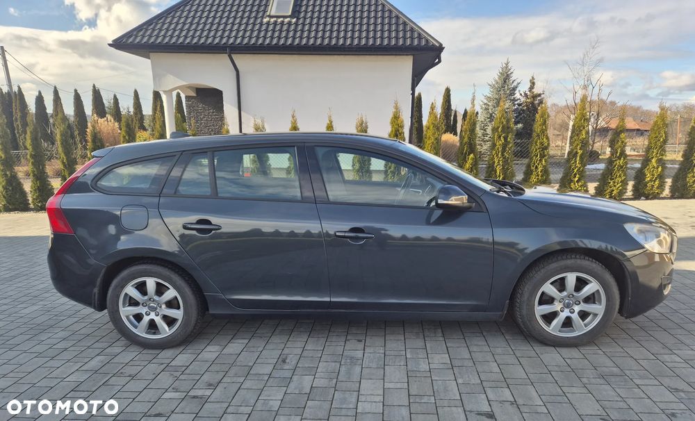 Volvo V60 D3 Momentum - 1