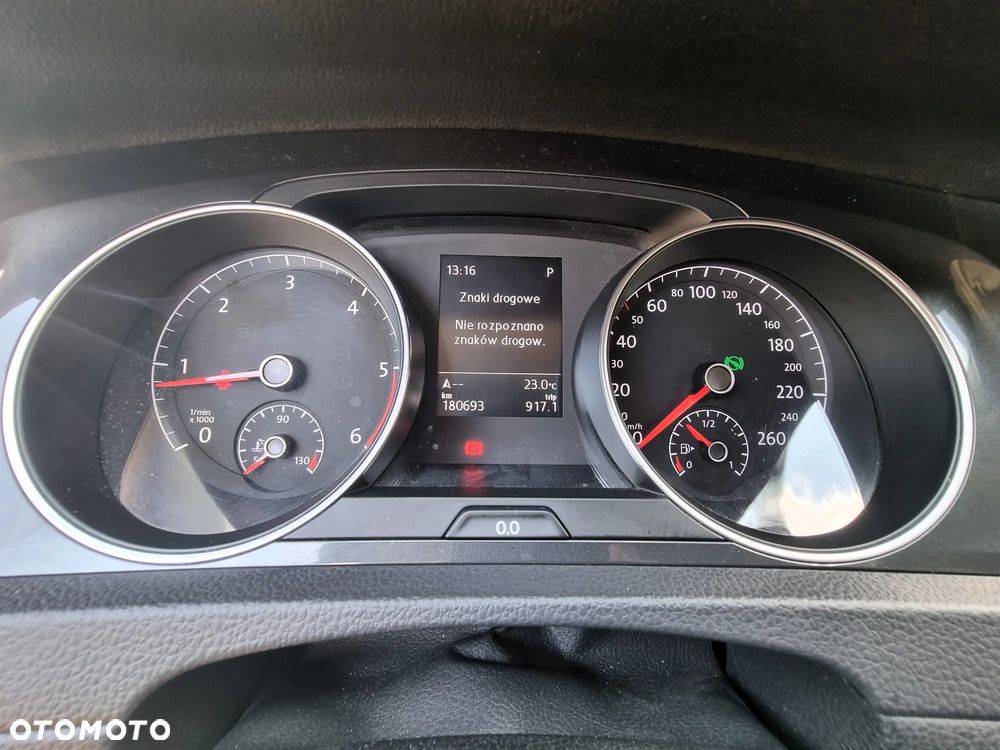 Volkswagen Golf - 16