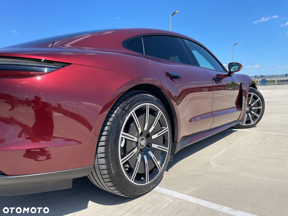 Porsche Taycan Turbo - 15