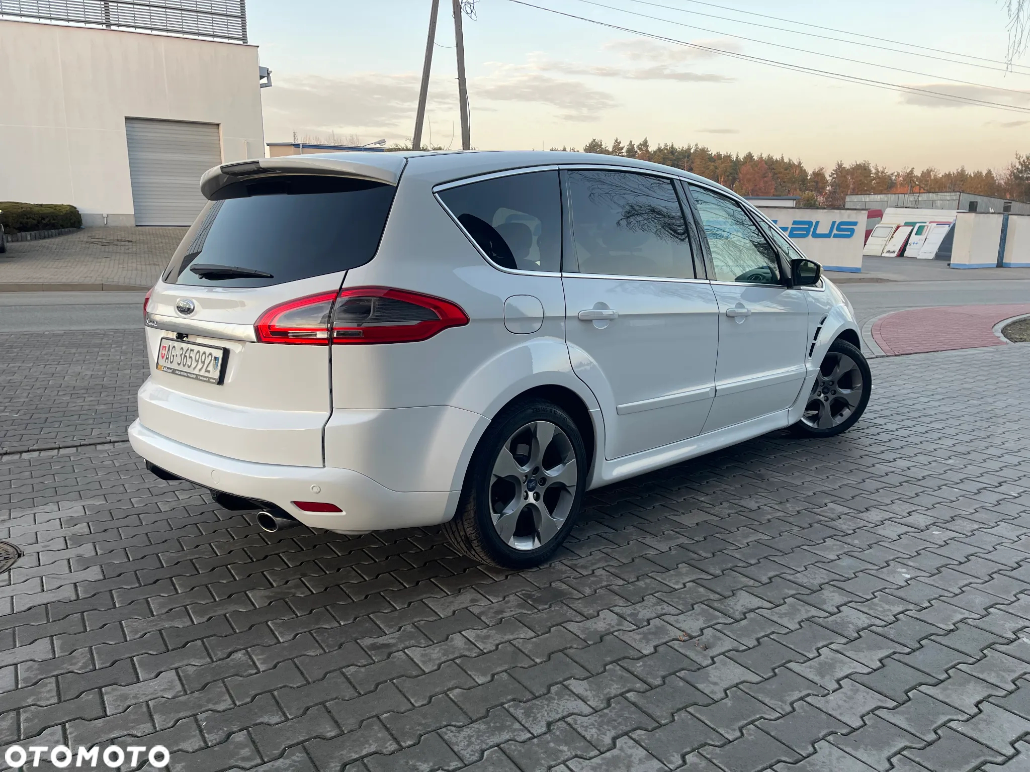 Ford S-Max - 9