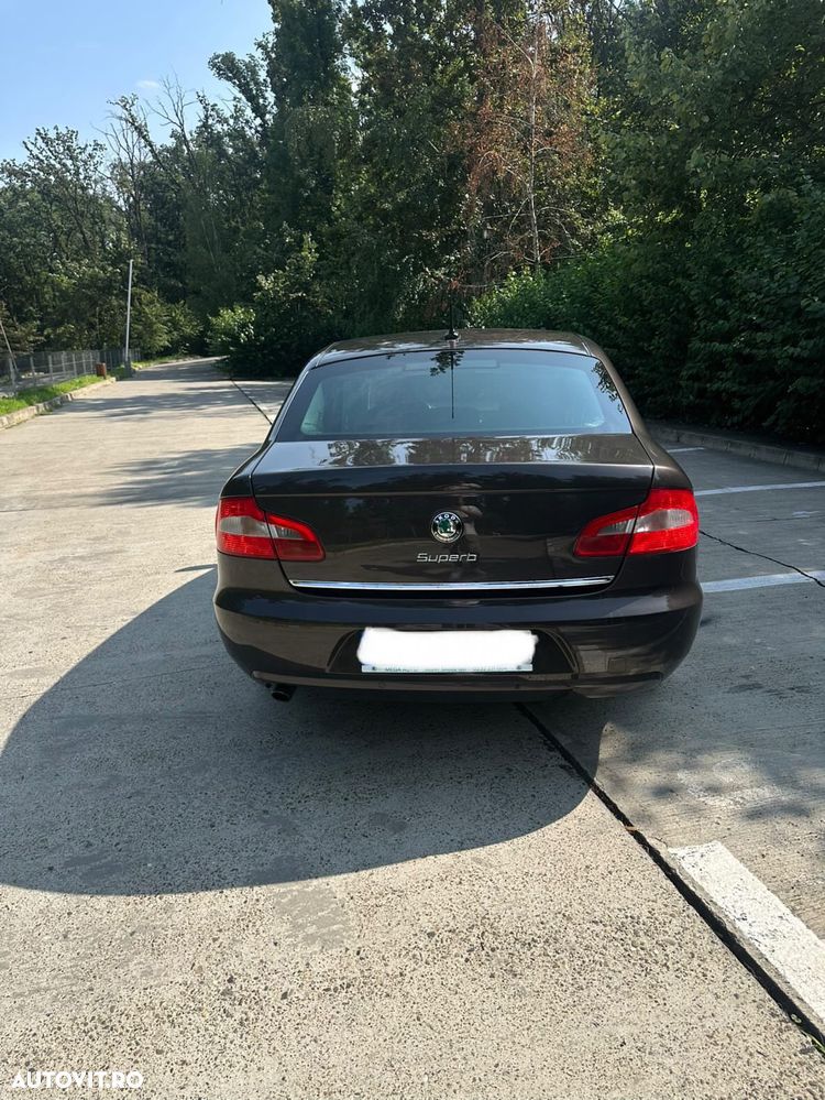 Skoda Superb 2.0 TDI Elegance DSG - 4