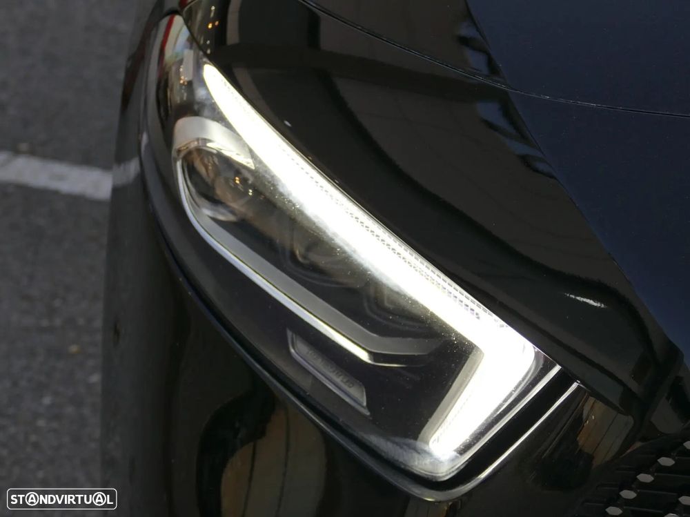 Mercedes-Benz A 250 Limousine e AMG Line - 12