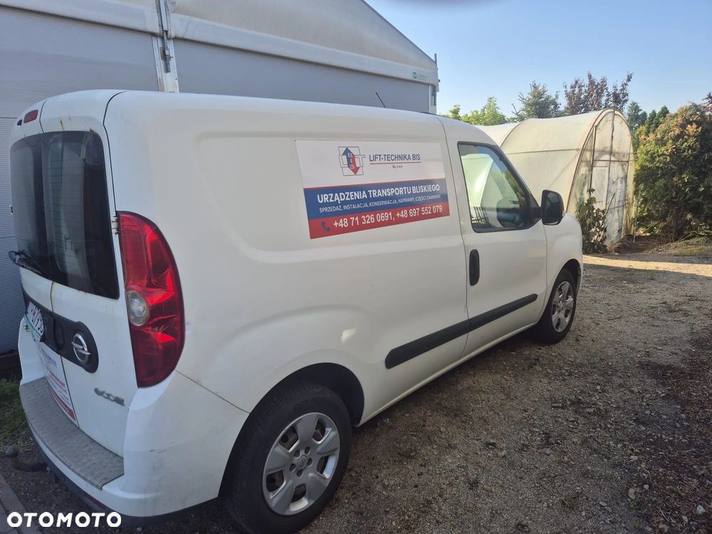 Opel COMBO - 11