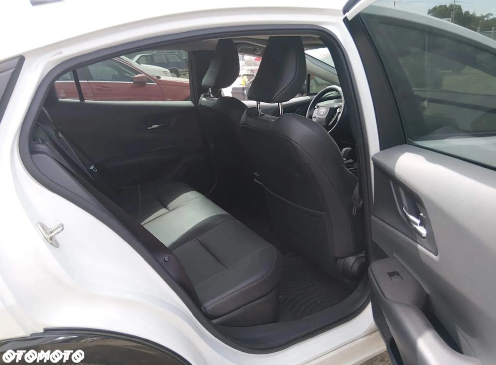 Toyota Prius Hybrid Executive - 10