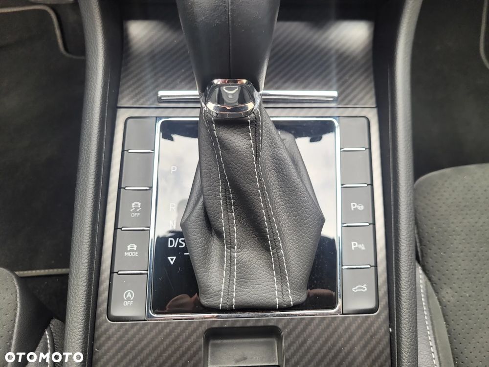 Skoda Superb 2.0 TDI DSG Sportline - 12