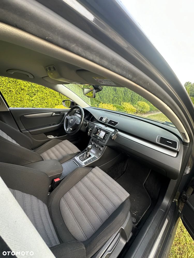 Volkswagen Passat 2.0 TDI DSG Highline - 9