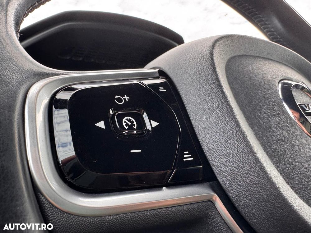 Volvo XC 90 D5 AWD R-Design - 30