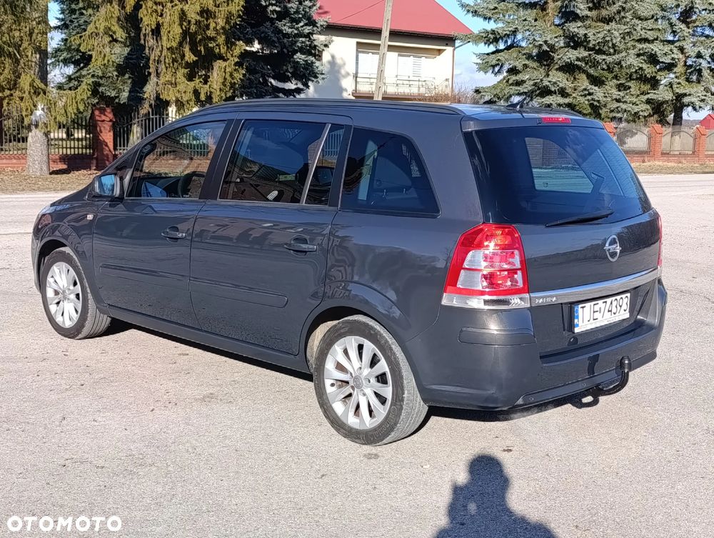 Opel Zafira 1.8 Cosmo - 2