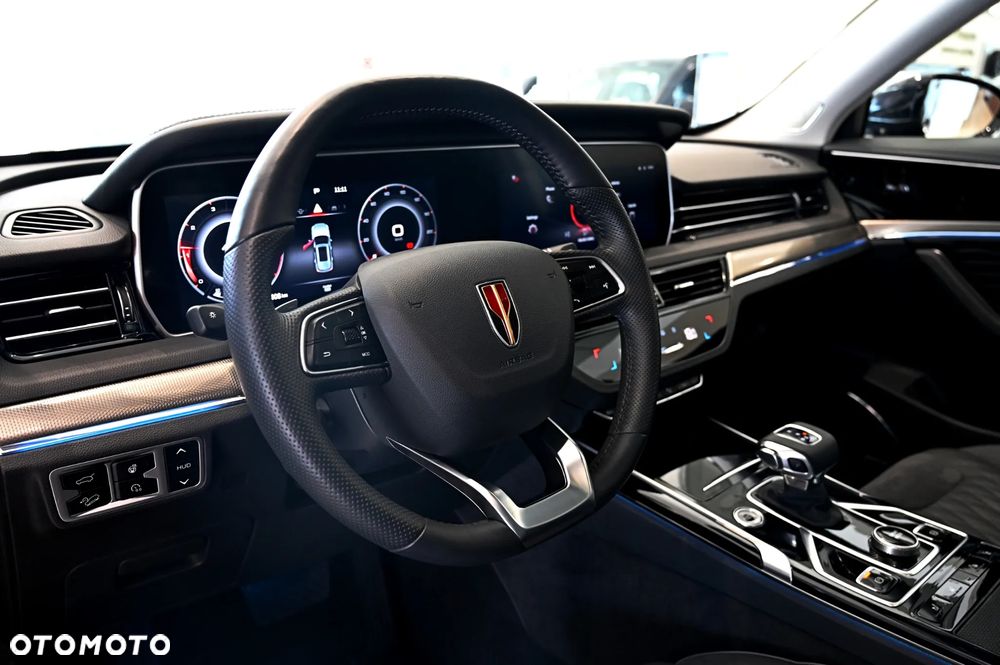 Hongqi HS5 - 12