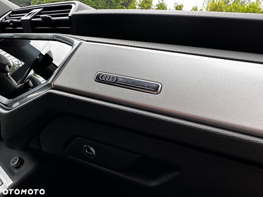 Audi Q3 Sportback 35 TDI S line - 35