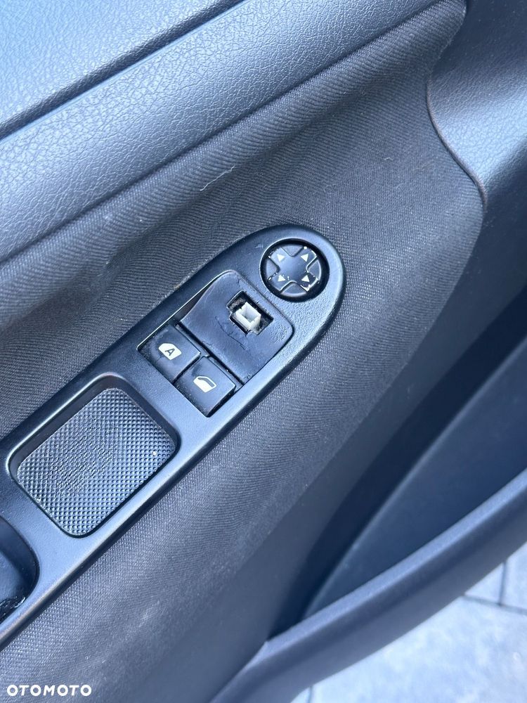 Peugeot 207 1.4 16V Trendy - 6