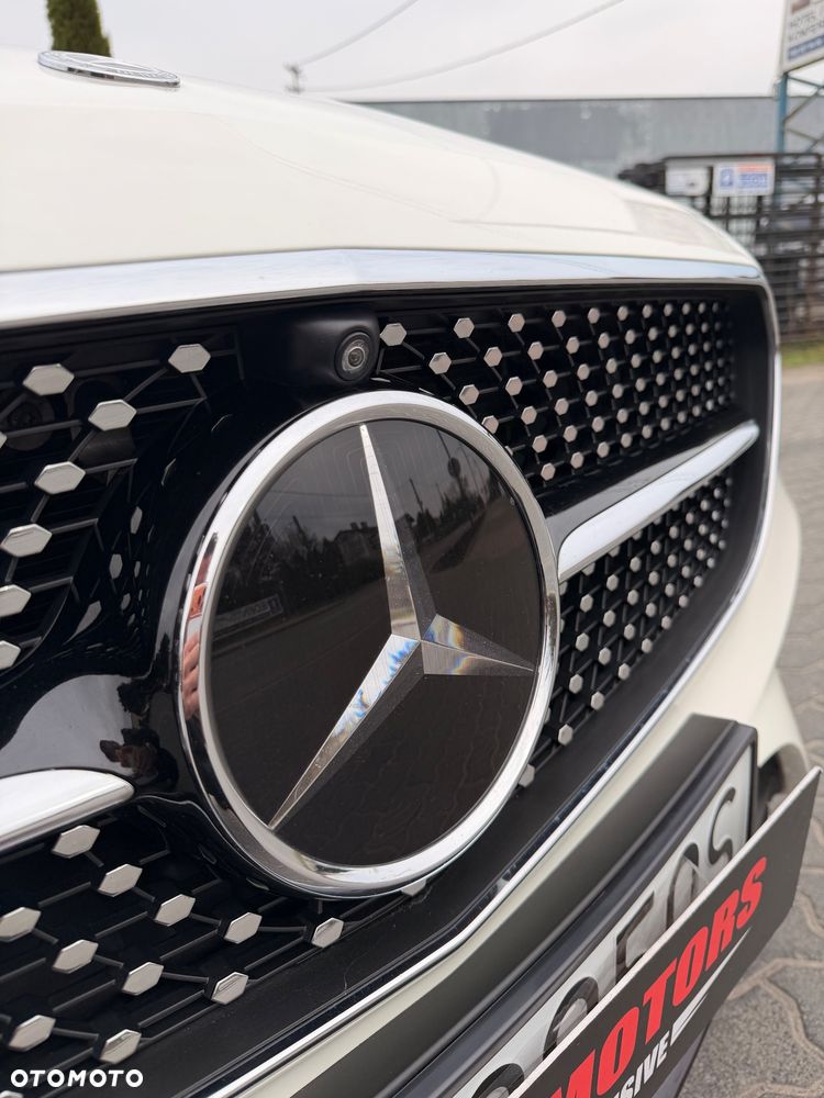 Mercedes-Benz Klasa E 400 4-Matic 9G-TRONIC - 14