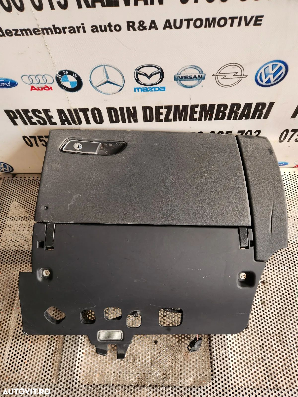 Torpedo Cutie Acte Audi A8 D4 Volan Stanga Europa An 2011-2012-2013-2014-2015-2016-2017-2018 - Dezm - 1