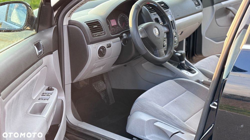 Volkswagen Golf 1.9 TDI Comfortline DSG - 8