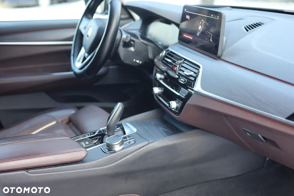 BMW Seria 6 ver-630d-xdrive-mhev-luxury-line - 11