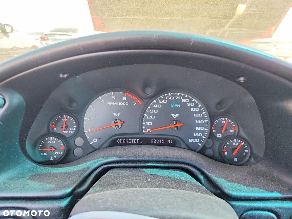 Chevrolet Corvette - 11