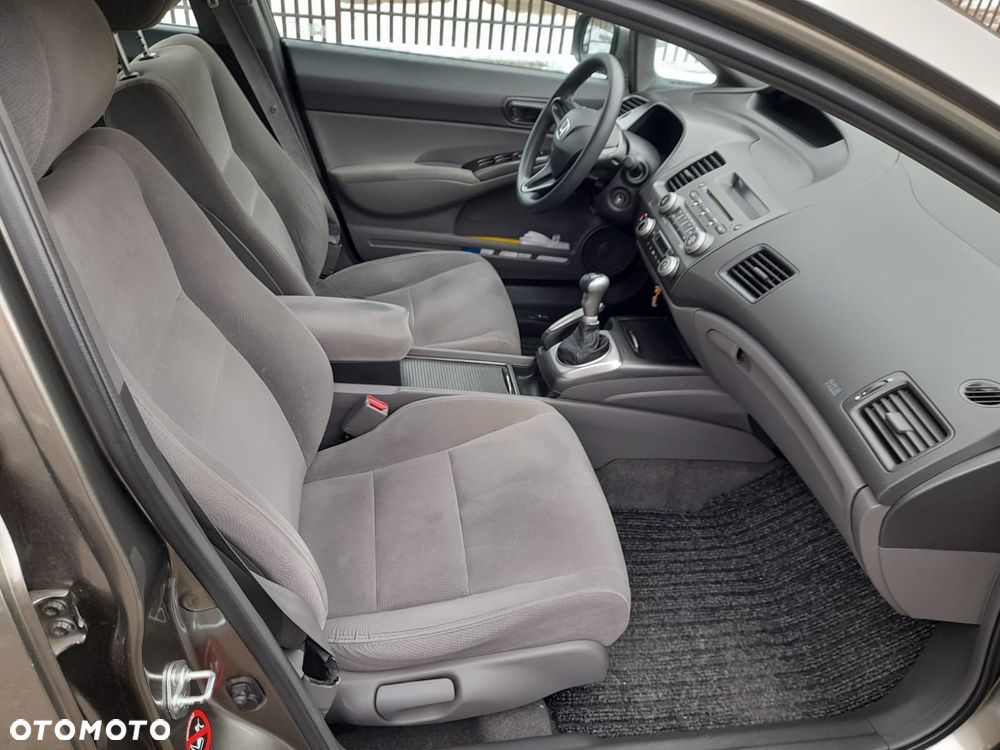 Honda Civic 1.8 Comfort - 12