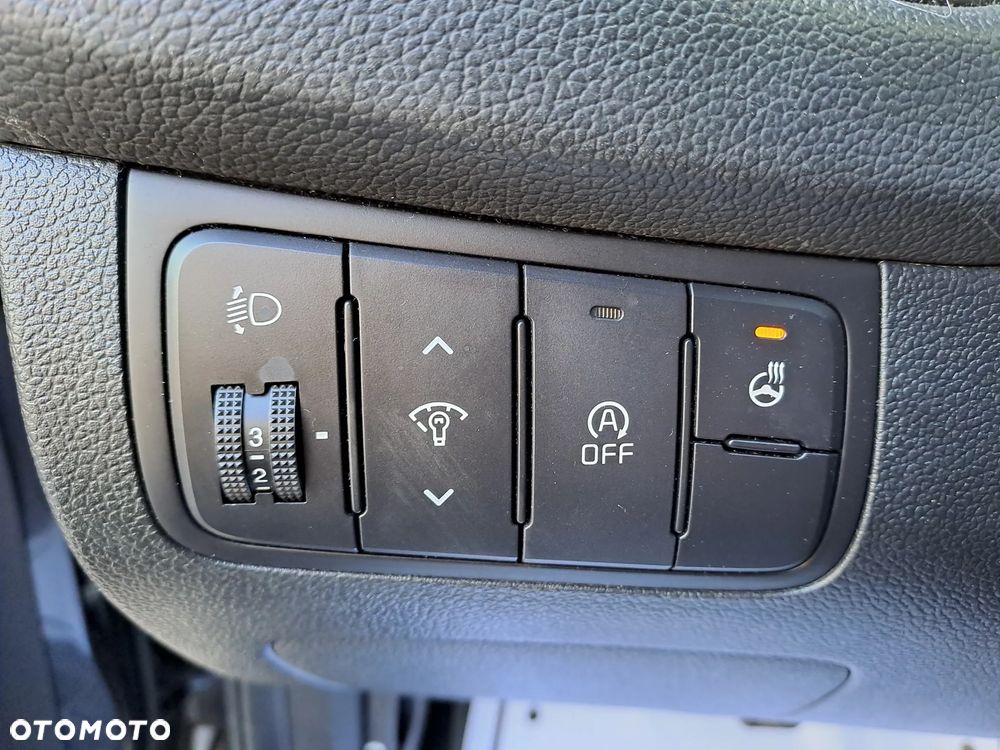 Kia Ceed - 13