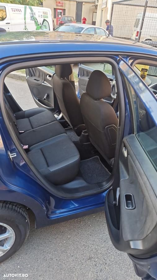 Peugeot 207 - 23