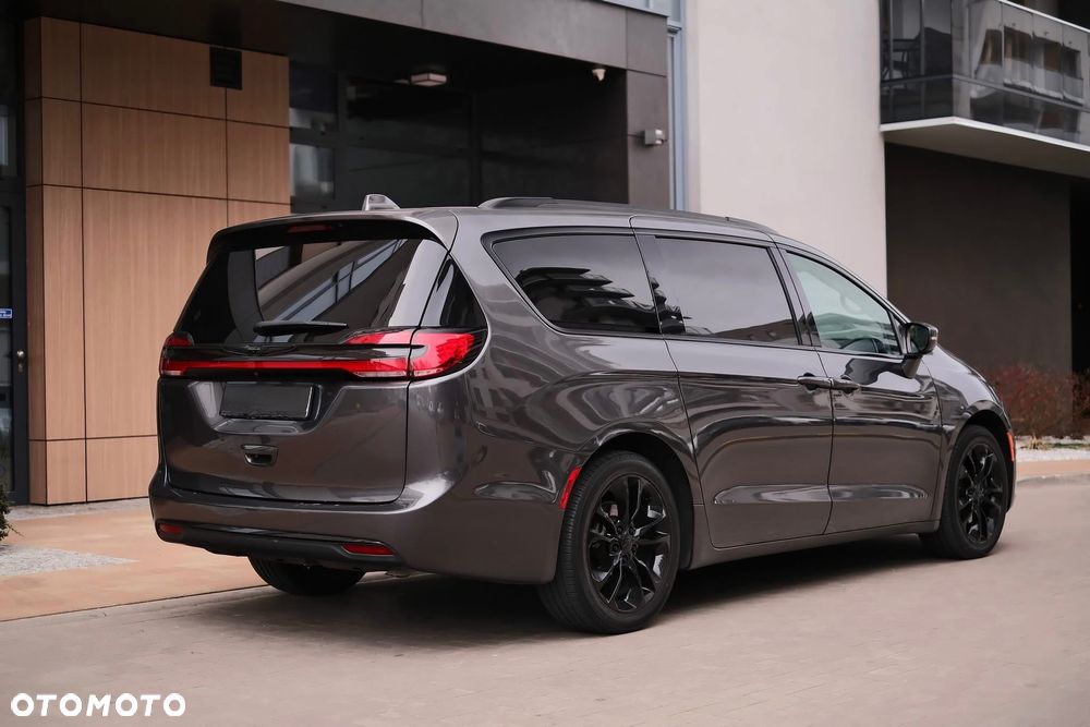 Chrysler Pacifica - 15