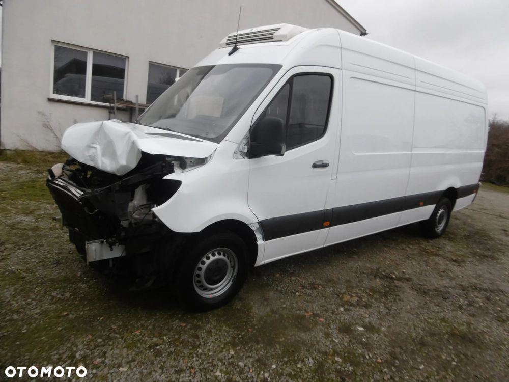 Mercedes-Benz Sprinter - 1