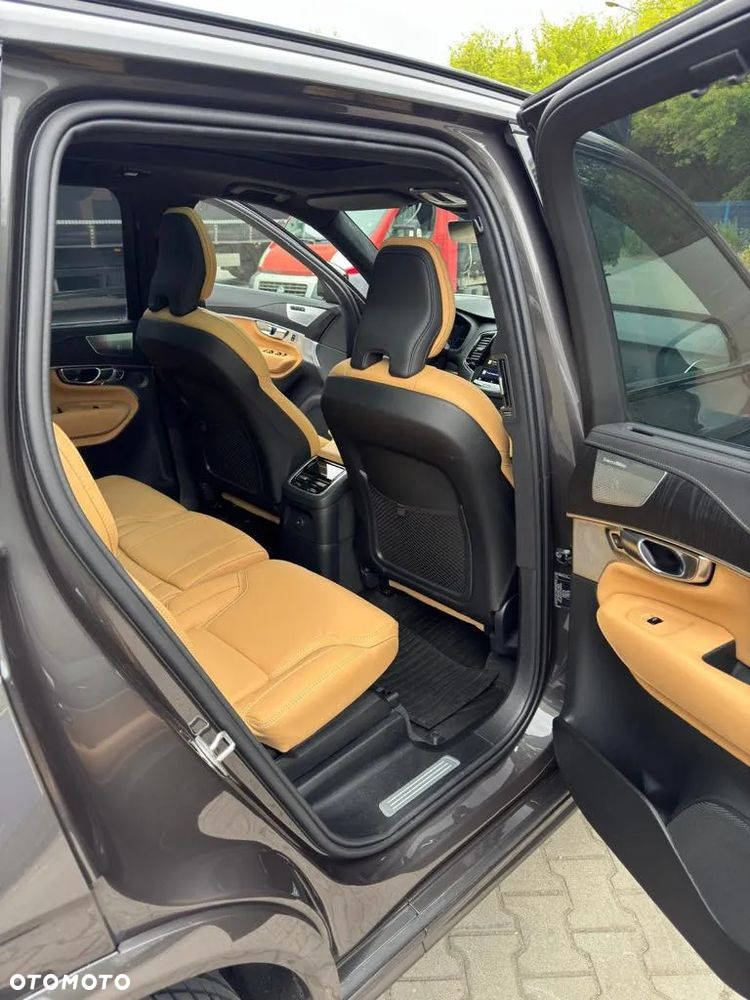 Volvo XC 90 T8 AWD Plug-In Hybrid Ultra Dark 7os - 11