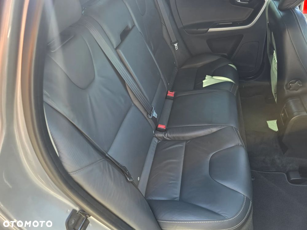 Volvo XC 60 D5 AWD Geartronic Summum - 20