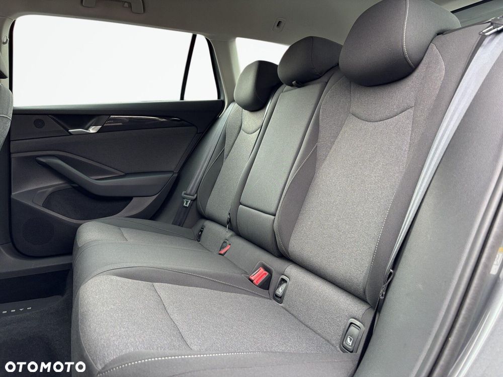 Volkswagen Passat Variant 1.5 TSI ACT mHEV DSG - 14
