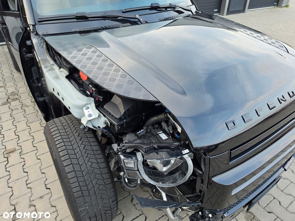 Land Rover Defender - 12