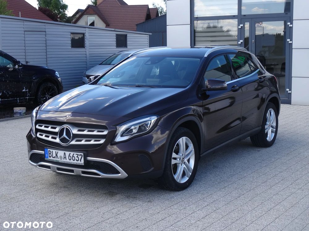 Mercedes-Benz GLA 200 d 4Matic 7G-DCT UrbanStyle Edition - 4