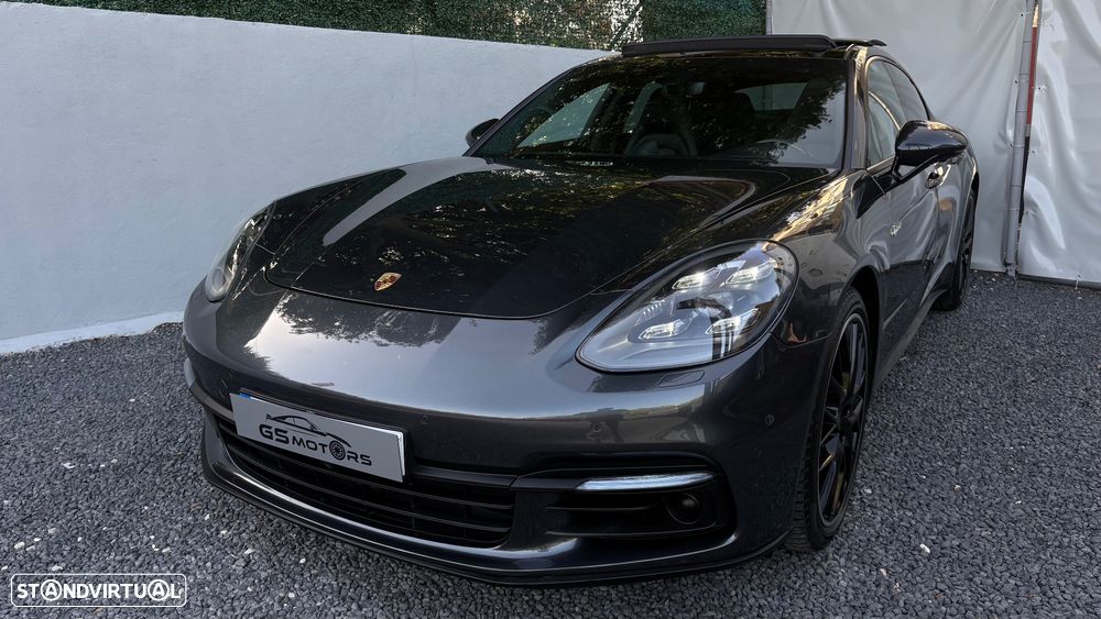 Porsche Panamera 4 E-Hybrid 10 Years Edition - 2