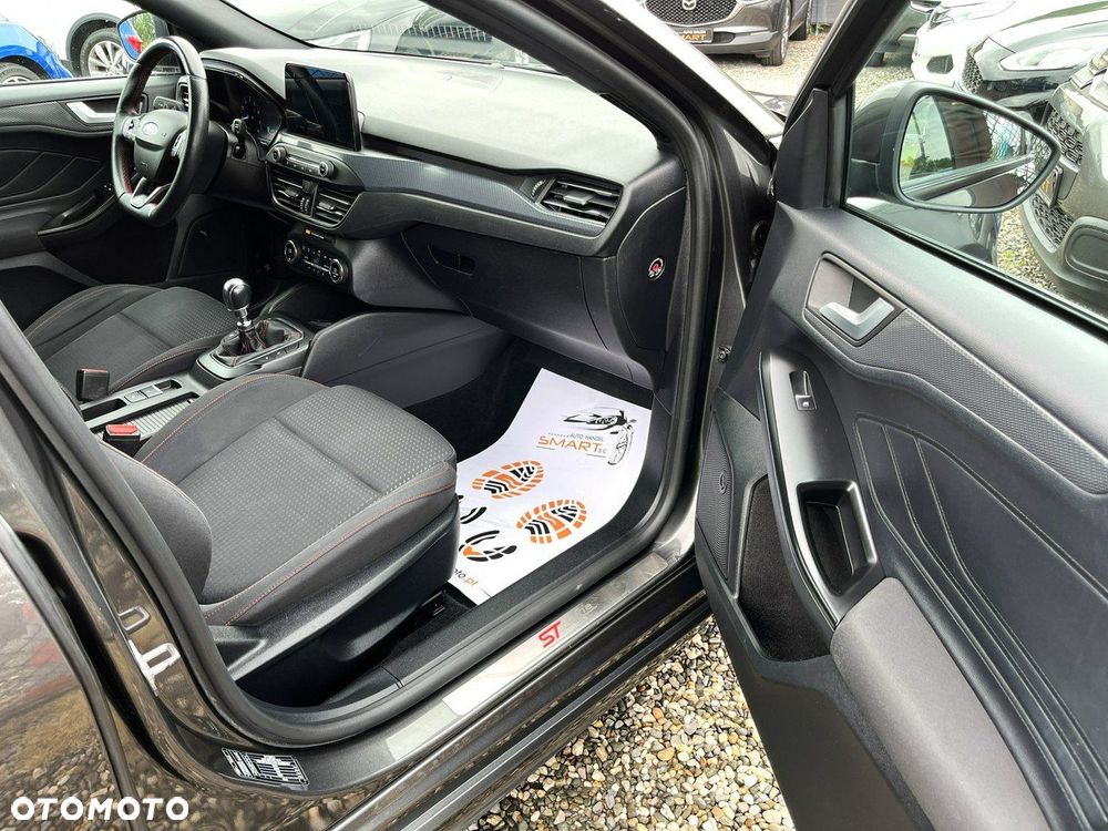 Ford Focus - 8